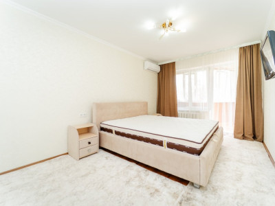 Ciocana, str. M. Sadoveanu, apartament de mijloc cu 2 camere separate.