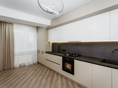 Ciocana, apartament cu 2 camere+living, euroreparat, mobilat, utilat, bloc nou.