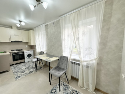 Vanzare apartament cu 1 cameră, reparație, 37 mp, Edineț!