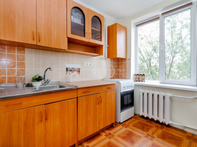 Vanzare apartament cu 2 camere, reparație euro, 44 mp, Botanica.