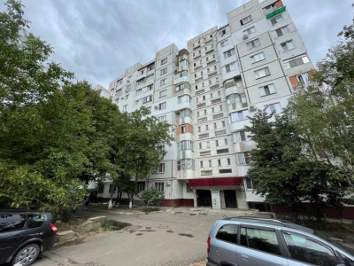 Apartament de mijloc cu 1 cameră, 39 mp, seria 143, Ciocana, Mircea cel Batran. 