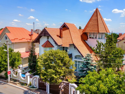 Дом в спальном районе Кодру, 540 кв.м + 6,7 соток.