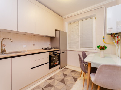 Apartament 2 camere, încălzire autonomă, Botanica, str. Grenoble.