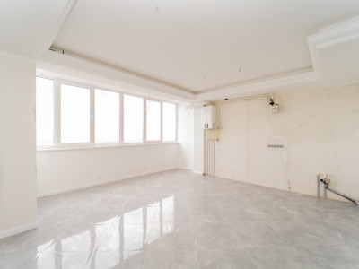 Vânzare apartament cu 2 camere+living, sect. Telecentru, str. Ialoveni.
