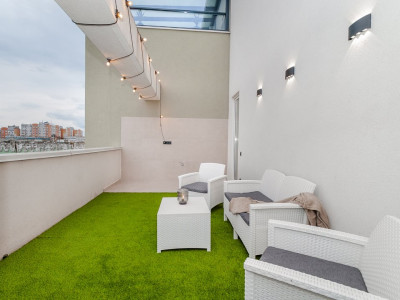 Penthouse cu 2 camere+ living, Botanica, Cuza Vodă. 