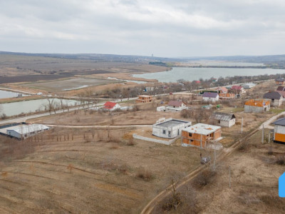Teren pentru construcții în Nimoreni, 10 ari.