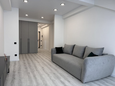 Vanzare apartament cu 2 camere + living, Bloc Nou, Ialoveni. 