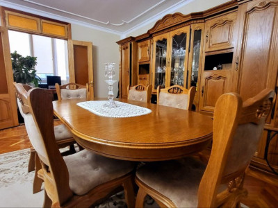 Apartament spațios cu 3 camere+living, str. Ion Neculce, lângă parcul Alunelul.