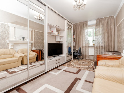 Centru, str. Vasile Alecsandri, apartament la sol + parcare. 