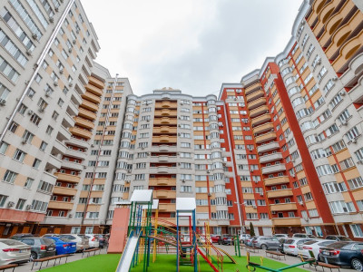 Apartament de mijloc cu 2 camere, bloc nou, Amic, Botanica, N. Zelinski.