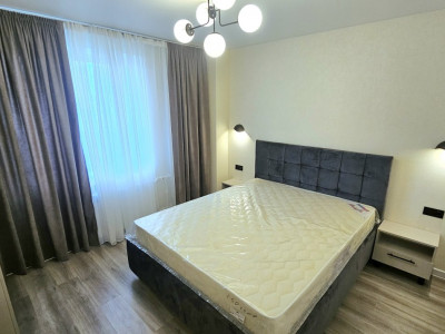 Apartament cu 2 camere + living și terasă, de vânzare în Centru, str. Albișoara.