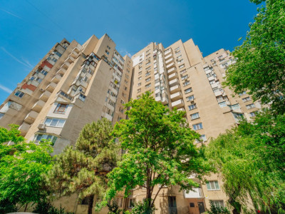 Apartament cu 2 camere + living și terasă, de vânzare în Centru, str. Albișoara.