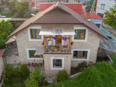 Vânzare casă în 2 nivele, 5 dormitoare, 130 mp + 3 ari, Durlești.