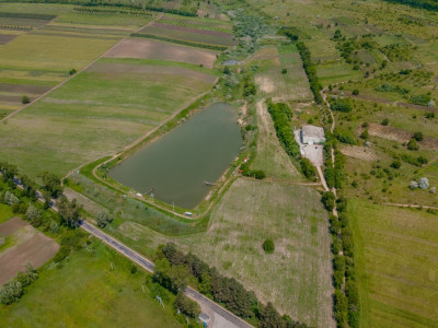 Se vinde afacere activă: Linie de panificație, Moară, 2 iazuri, 30 ha agricoli.