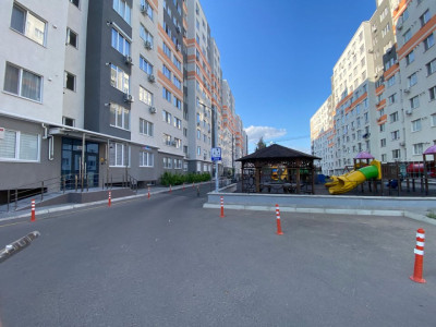 Квартира с 2 спальнями и гостиной, Телецентр, Спрынченоая, белый вариант.