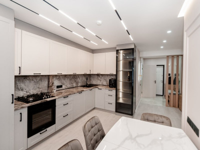 Apartament cu 2 camere + living, Braus, Mircea cel Batran.