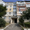Vanzare apartament cu 3 camere, încălzire autonomă, Ialoveni, str. Păcii. thumb 1