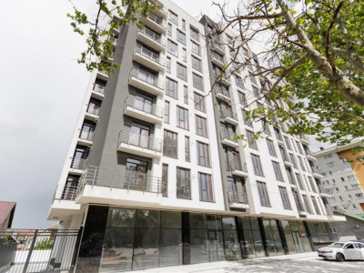 Apartament cu 2 camere, Buiucani, bd. Alba Iulia 128, prima linie!