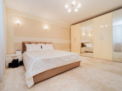 Vanzare apartament cu 2 camere și living, vizavi de parc!