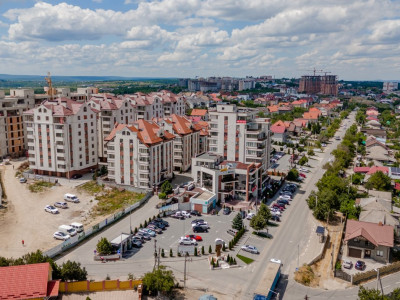 Apartament în rate, 2 camere + living, Esterra Park, club house.