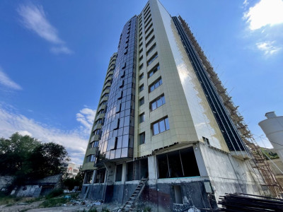 Centru, str. Petru Rareș, apartament cu 3 camere, bloc nou, variantă albă. 