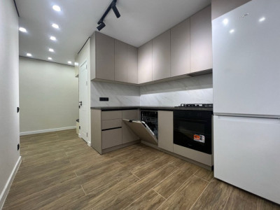 Apartament de vanzare la Botanica cu 2 camere+living, str. Cetatea Albă.