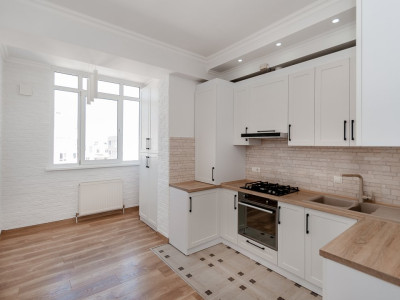 Apartament 2 camere, 72 mp, Centru