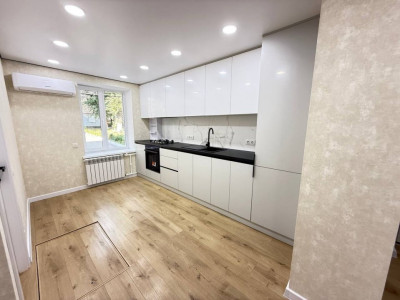 Vânzare apartament cu 2 camere, Ion Creangă, în apropiere de Flacăra. 