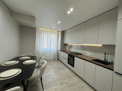 Exfactor! Буюканы, ул. Ион Буздуган — 2 комнаты + гостиная с евроремонтом.