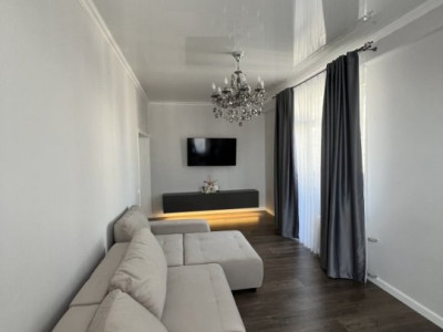Vanzare apartament cu 2 camere, Riscani, str. Academician Sergiu Rădăuțanu