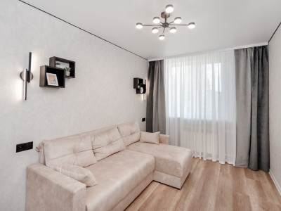 Продается 3-комнатная квартира, Буюканы, Ион Крянгэ, район Флакэра.