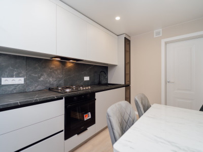 Apartament cu 2 dormitoare și living, Botanica, Str. Pandurilor, seria 102