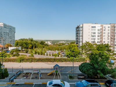 Vânzare apartament cu 1 dormitor şi living la Buiucani, N. Costin. 