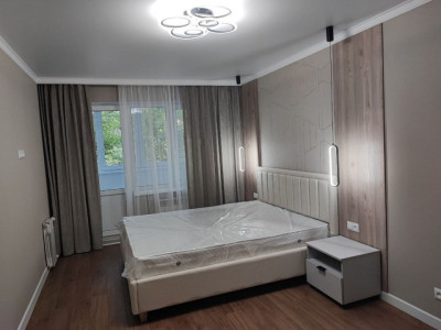 Apartament cu 3 dormitoare separate, Botanica, bd. Traian, Seria Varnita