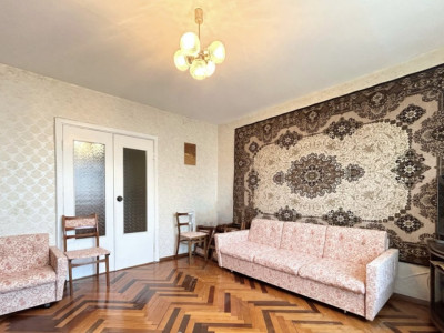 De vânzare apartament cu 3 camere separate, seria 143 – Botanica, bd. Dacia. 
