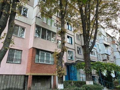 Apartament de vânzare – str. Grenoble 163/4, 49 mp, seria MS.