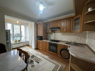 Alba Iulia 105, apartament cu 3 camere, bloc nou, dat în exploatare, Amic.