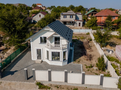 Продается двухэтажный дом, 160 кв.м., белый вариант, Сынжера.