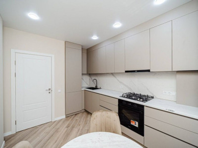 Vânzare apartament cu 2 camere, reparație euro, SkyHouse, Bacioii Noi. 