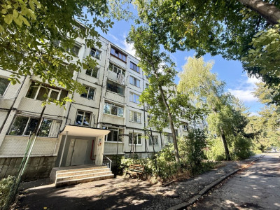 Apartament spre vânzare, Botanica, str. Independenței 24/3. 