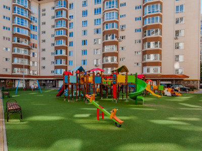 Alba Iulia 77/4, Gonvaro, apartament cu 2 camere + living, bilateral. 