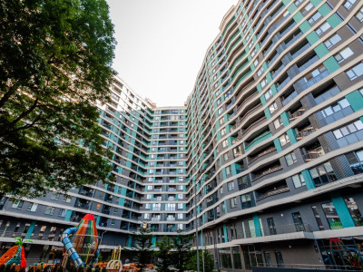 Spre închiriere apartament cu 1 cameră și living în Complexul Oasis, Riscani.