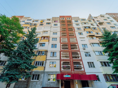 Продажа 2-комнатной квартиры, Чеканы, бул. Мирча чел Бэтрын.