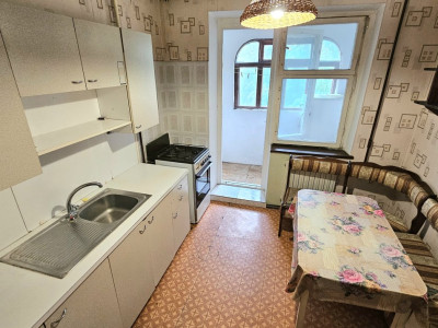 Продается 3-комнатная квартира, ул. Михаил Садовяну, сектор Чеканы.