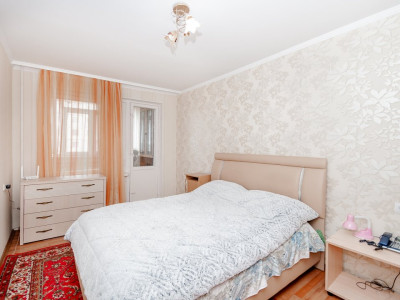Apartament cu 3 camere, seria 135, Buiucani, Alba Iulia.
