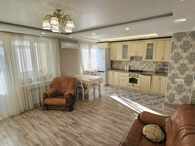 Квартира с 3 комнатами на продажу, Чеканы, Михай Садовяну