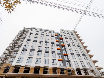 Apartament cu 1 cameră + living, 48 mp, de mijloc, Botanica, str. Burebista!