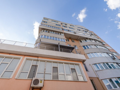 Apartament cu 3 dormitoare și living, Centru, str. Columna