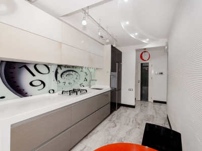 Apartament cu 2 camere de vânzare, Râșcani, Nicolae Dimo, vizavi de parc.