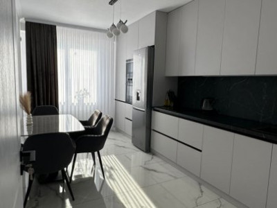 Vânzare apartament cu 2 camere + living, 65 mp, Durlești!